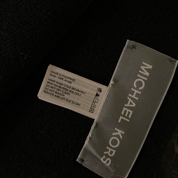 Michael Kors scarf - Picture 4 of 5